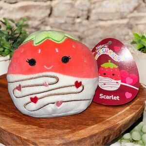 Squishmallows Valentine’s Day Scarlet The White Chocolate Covered Strawberry NWT
